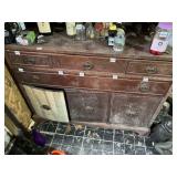 VINTAGE MAHOGANY DRESSER - MULTI-DRAWER W/