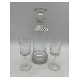 CRYSTAL ETCHED DECANTER W/ STOPPER, STEMMED
