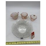 PATTERNED CLEAR GLASS PLATE, PINK EMBOSSED GLASS