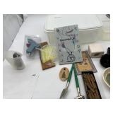 HOT GLUE GUN W/ GLUE STICKS, MINI GARDENING