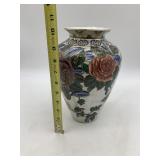 JAPANESE CERAMIC VASE, HAND PAINTED FLORAL