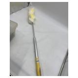 LONG HANDLE DUSTER, YELLOW GRIP, FLUFFY