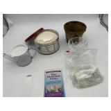 THE MUSEUM PUTTY, CHRISTMAS TIN W/ COFFEE