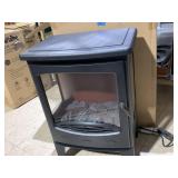 ELECTRIC FIREPLACE STOVE W/ FAUX FLAME EFFECT,