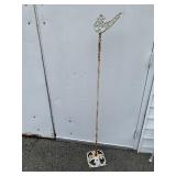ORNATE CAST IRON DECORATIVE GARDEN STAKE, TWISTED