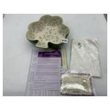 TEMPTATIONS BY TARA CERAMIC CLOVER BAKING DISH,