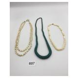 NECKLACES BEADED GREEN WOOD FAUX SHELL