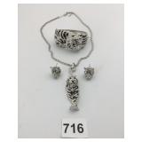 SILVERTONE BIG CAT TIGER PENDANT NECKLACE