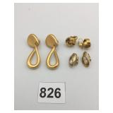 EARRINGS GOLD TONE TRIFARI KNOT OPEN WITH PEARL