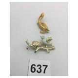 PINS BLUE BIRD WITH NEST GOLD TONE PELICAN