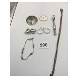 CELTIC PIN ROUND SILVER TONE LAMP POST PIN