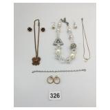 CHUNKY WHITE AND CLEAR BEADED NECKLACE OPEN TREE