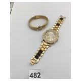 GOLD TONE WRISTWATCH LARGE FACE SIGNED HINGED