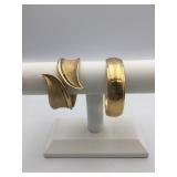 BRACELETS GOLD TONE HINGED BANGLE