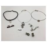 CHOKER NECKLACES WITH PENDANTS SMAL PINS TATE