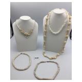 CHOKERS NECKLACES OF SHELLS WHITE GLASS BEADS