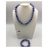 GLASS BEAD NECKLACE AND STRETCH BRACELET HAND