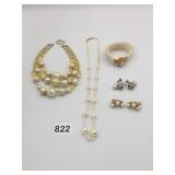 MARVELLA PEARL NECKLACE TRIPLE STRAND VINTAGE