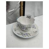 SHELLEY FINE BONE CHINA SHAMROCK TEACUP & SAUCER.