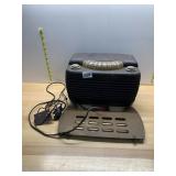 VTG VACUUM TUBE TABLE RADIO MODEL 48-460-121.