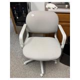 (2) GRAY FABRIC UPHOLSTERED OFFICE CHAIR, 5-STAR