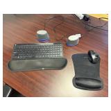 AMAZON BASICS WIRED USB SPEAKERS, HP KEYBOARD,