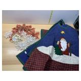 QUILTED SANTA TREE SKIRT, MADE IN CHINA, RED
