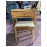 SINGER VTG SEWING MACHINE W/ WOODEN CABINET,