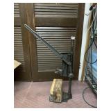 BLACK & DECKER VTG 1/2' DRILL STAND, MODEL 2,