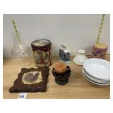 VINTAGE SCOTTISH MEMORIES TIN, ETCHED GLASS