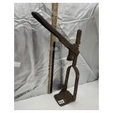 VINTAGE METAL HAND TOOL, LEVER ACTION.
