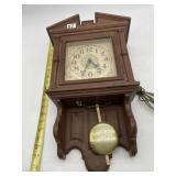 SPARTUS CORP ELECTRIC PENDULUM WALL CLOCK, FAUX