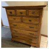 OAK CHEST OF DRAWERS, DOVETAILED CONSTRUCTION,