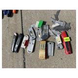 ASSORTED UTILITY KNIVES, RETRACTABLE BOX CUTTERS,