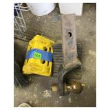 TRAILER HITCH RECEIVER W/ BALL MOUNT, RUBBER
