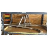 2  ALUMINUM LADDER STABILIZERS