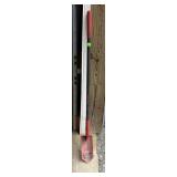 RAZORBACK SQUARE POINT SHOVEL, RED HANDLE