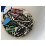 ASSORTED HEX KEYS, LOOSE AND FOLDING SETS.