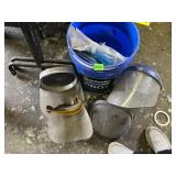 SHERWIN WILLIAMS PRO+ UTILITY BUCKET W/ ASSORTED
