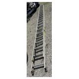 WERNER ALUMINUM EXTENSION LADDER, TYPE I, 250 LB