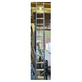 WERNER FIBERGLASS EXTENSION LADDER, 24FT, 250LB