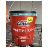 BLACK GLIDDEN PREMIUM INTERIOR PAINT + PRIMER,