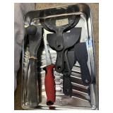 WOOSTER PAINT ROLLER TRAY W/ PUTTY KNIVES,