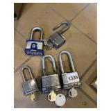 MASTER LOCK, BRINKS - ASSORTED PADLOCKS W/ KEYS.