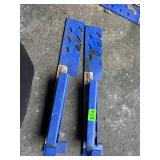WERNER BLUE ADJUSTABLE LADDER LEVELERS, METAL