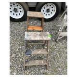 WOODEN FOLDING STEP STOOL W/ PAINT TRAY, METAL