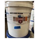 EACO CHEM WHITE SCUM PRESOAK, PROFESSIONAL USE,