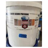 EACO CHEM WHITE SCUM PRESOAK, PROFESSIONAL USE,