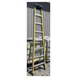 LOUISVILLE FIBERGLASS EXTENSION LADDER,