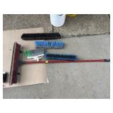 WIDE PUSH BROOM, UTILITY BROOMS, SCRUB BRUSHES,